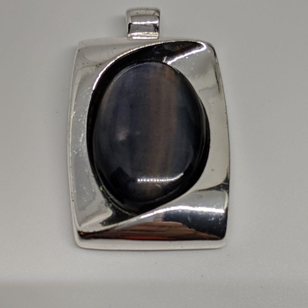 KC brand pendant